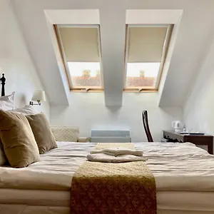 Opera16 Guestrooms Budapeste